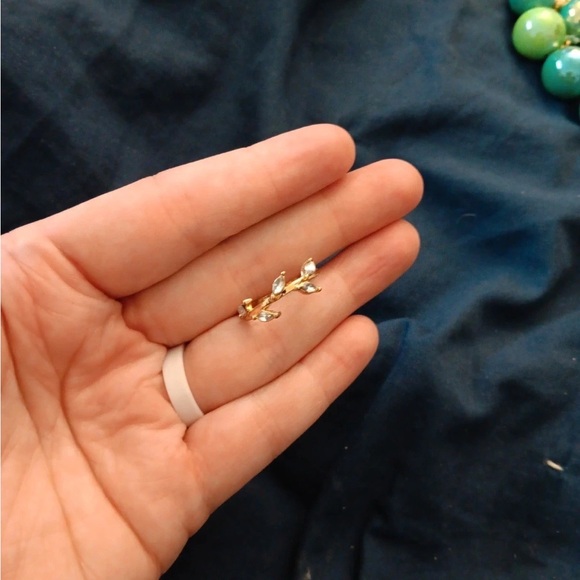 Leaf ring - Picture 2 of 2